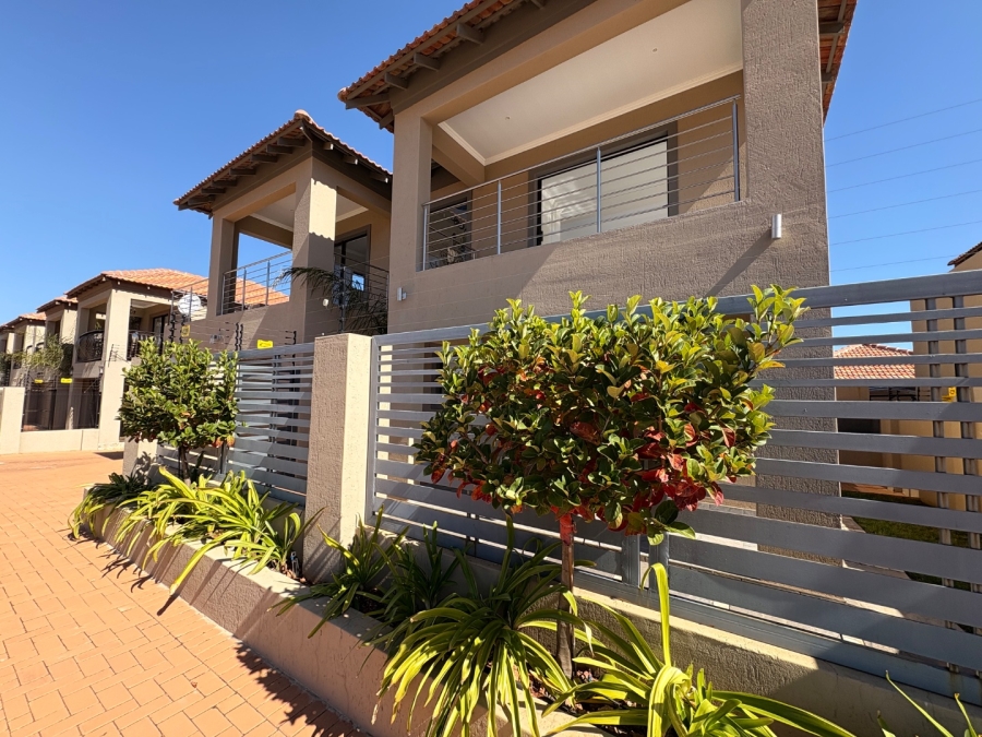 3 Bedroom Property for Sale in Wilkoppies North West